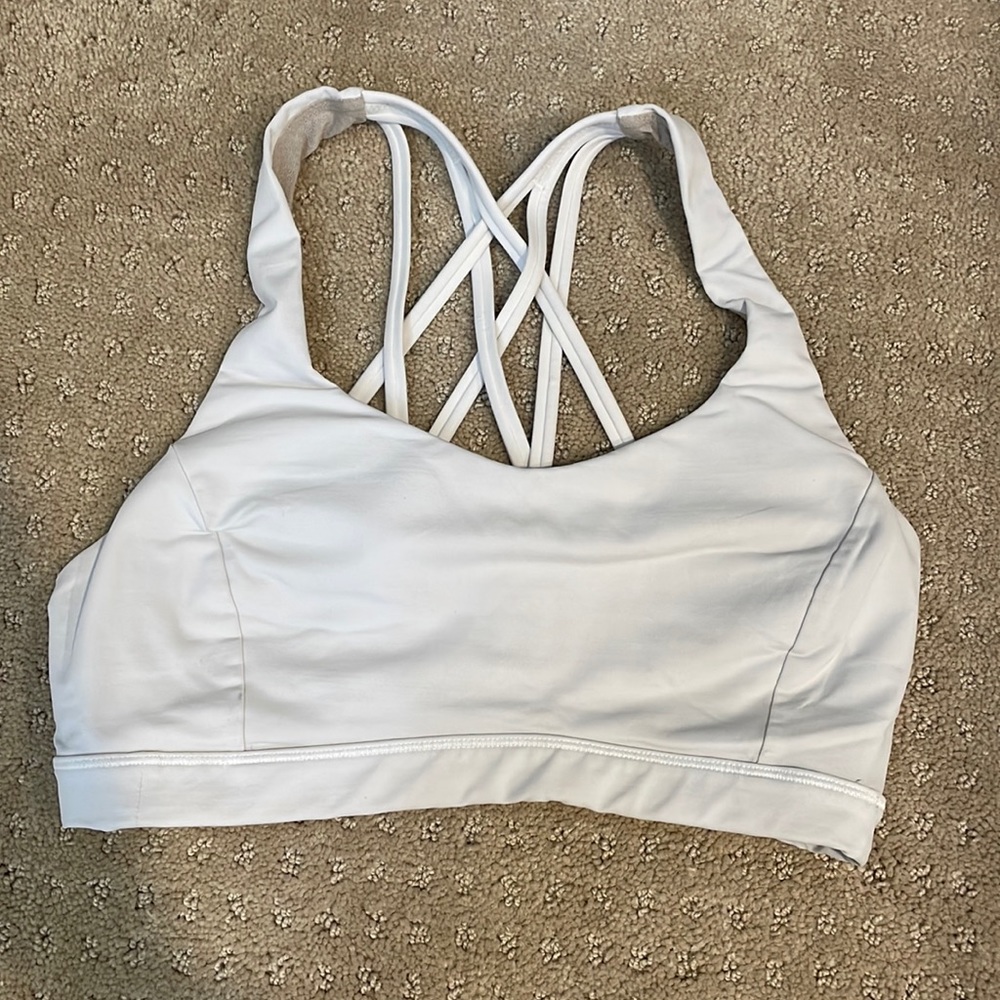 White lululemon sports bra